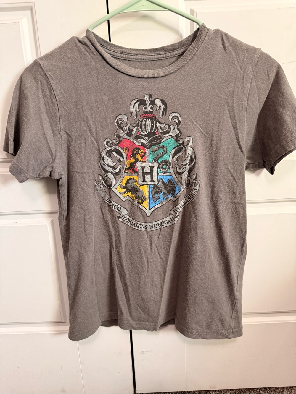 Kids Gray Hogwarts Crest Short Sleeve Tee